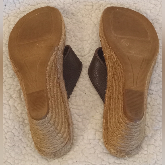 EUC | Burberry Leather Espadrille Thong Wedge Sandals | Size: EU 37 & US 6.5 - Picture 14 of 15